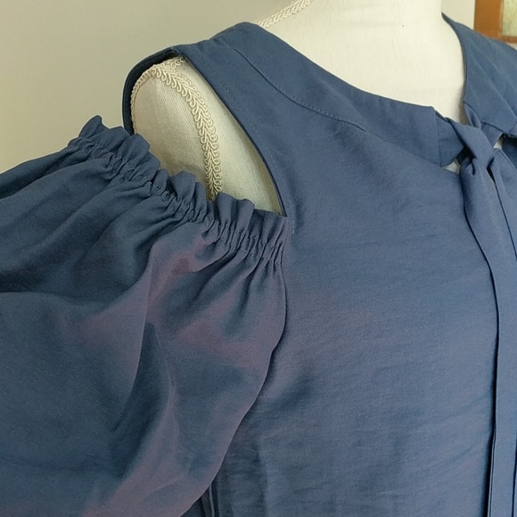 Clearance Summer Cold shoulder tie keyhole neckline Unique! Small - Picture 7 of 12